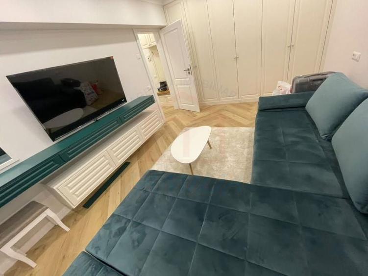 Apartament cu 2 camere în Micro 20