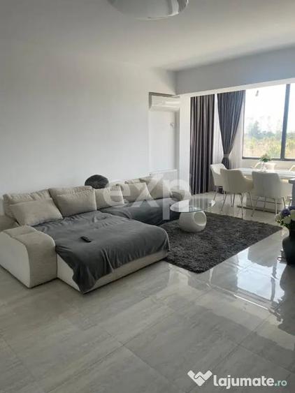 Apartament cu 3 camere semidecomandat în Central