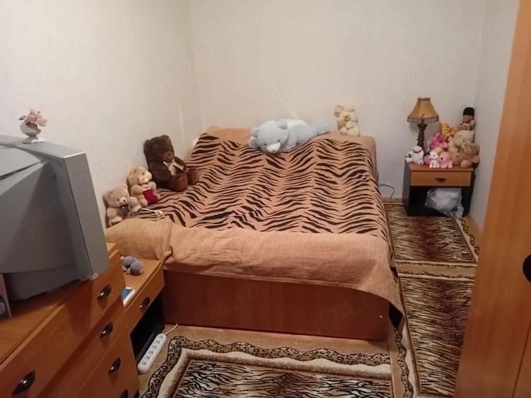 Apartament cu 3 camere semidecomandat în Dărmănești