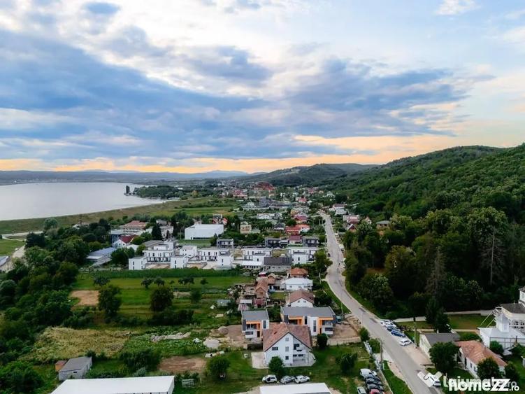 Casă cu 3 camere cu Teren 181 Mp în Budeasa
