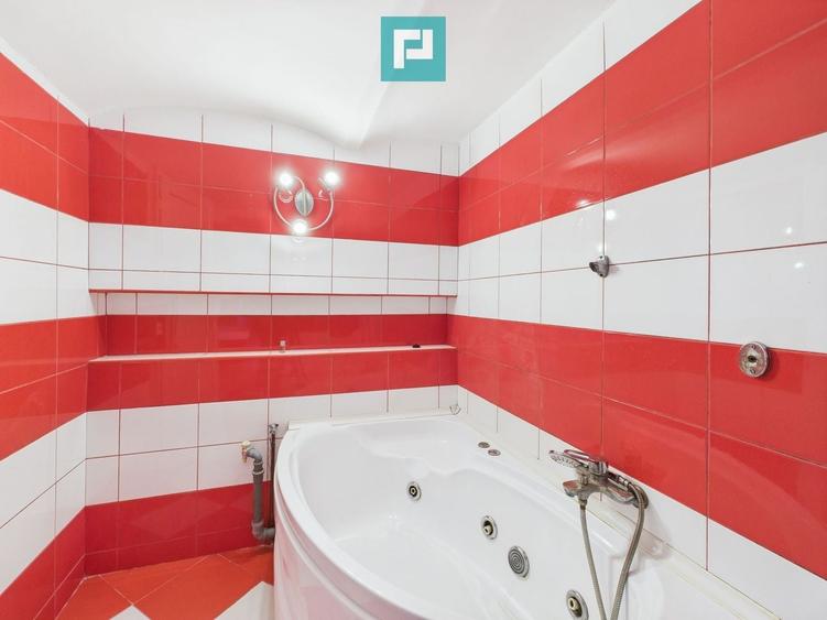 Apartament cu 4 camere decomandat în Central