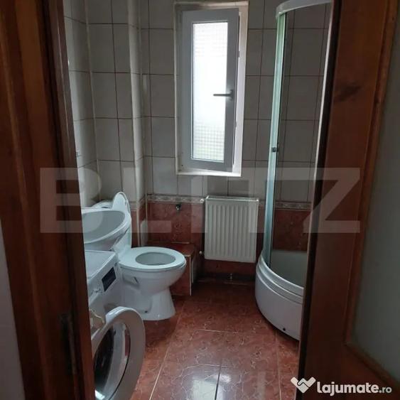 Casă cu 3 camere cu Teren 476 Mp în Central