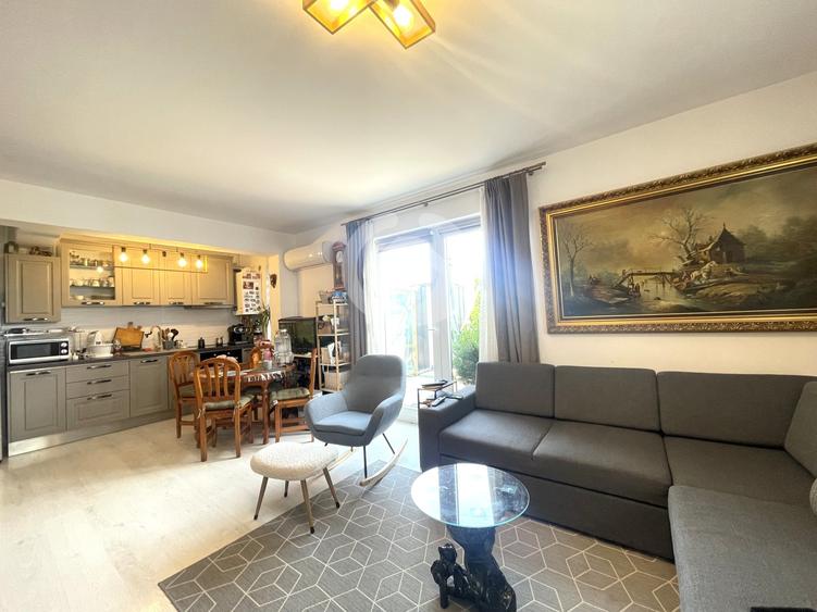 Apartament cu 3 camere decomandat, mobilat în Turnișor