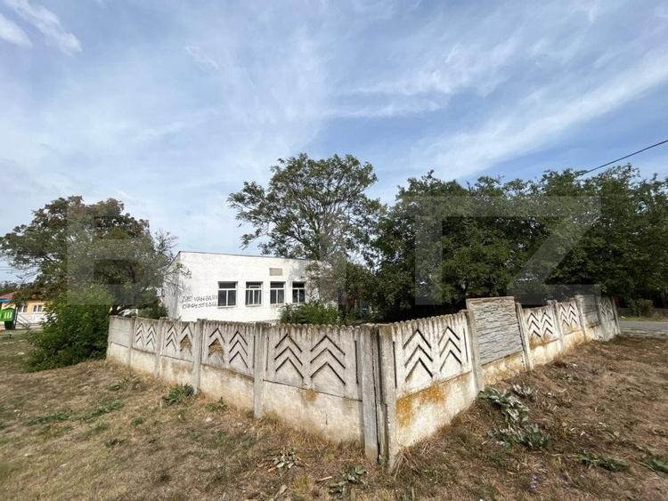 Casă individuală cu 4 camere cu Canalizare în Filiași