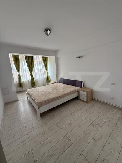 Apartament cu 3 camere semidecomandat, mobilat în P-ța Maria