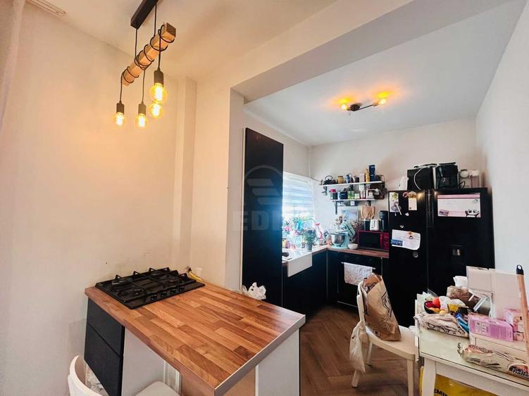 Duplex cu 4 camere cu Canalizare în Florești