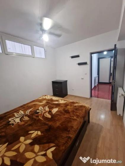 Apartament cu 3 camere semidecomandat în Ipotești