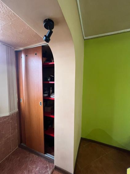 Apartament cu 3 camere decomandat în CET