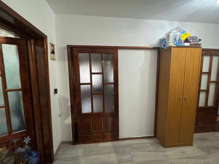 Casă individuală cu 7 camere cu Canalizare în Freidorf
