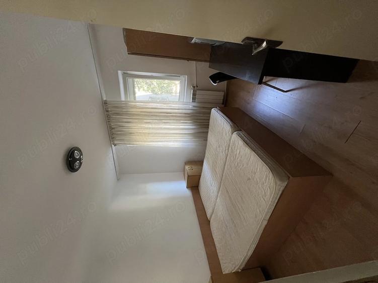 vand apartament 2 camere zona Bulevardul Revolutiei ,etaj 1, decomandat - 3