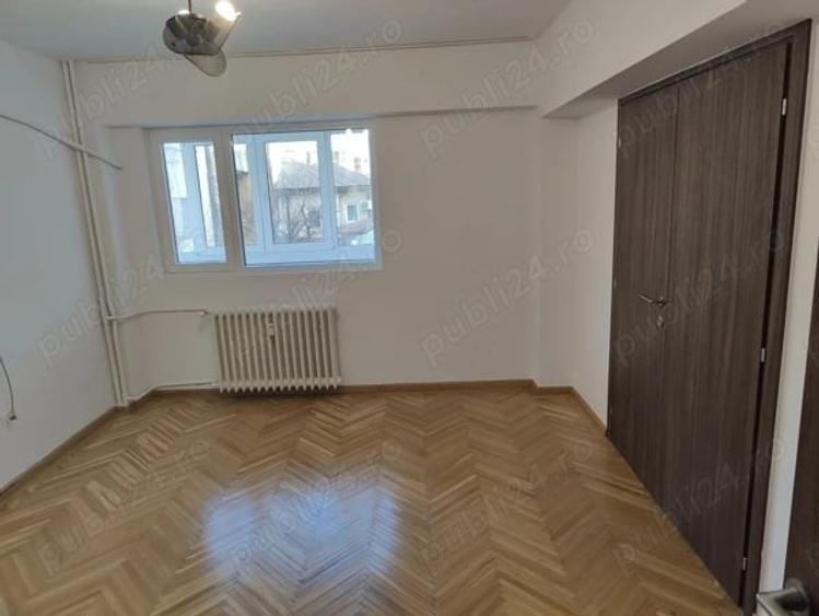 Apartament cu 3 camere decomandat în Dorobanți