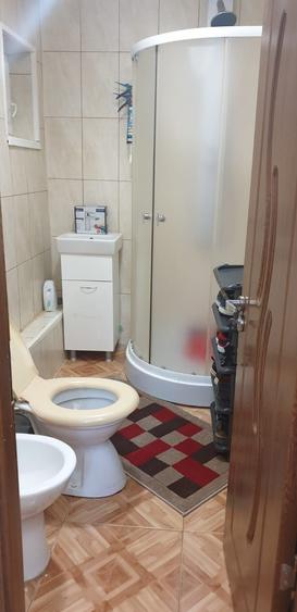 Apartament cu 3 camere decomandat în Lupeni