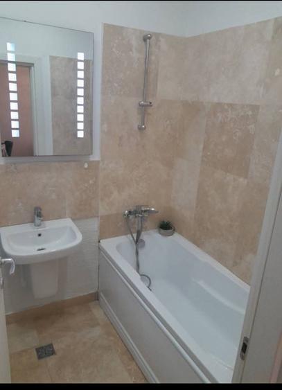 Apartament cu 2 camere decomandat în Roșu