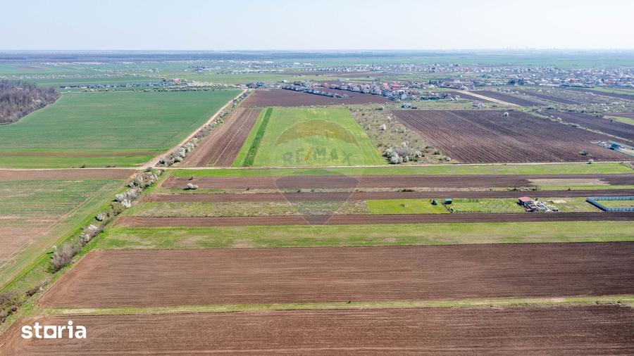 Teren de 500 mp, în Săbăreni