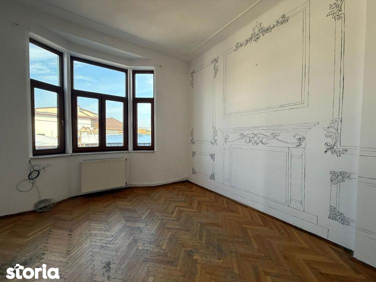 Apartament cu 3 camere decomandat în Central — fotografia 1
