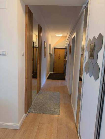 Apartament cu 3 camere semidecomandat în Unirii