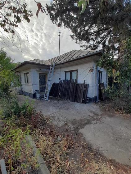Casă individuală cu 4 camere cu Teren 1352 Mp în Tătărani