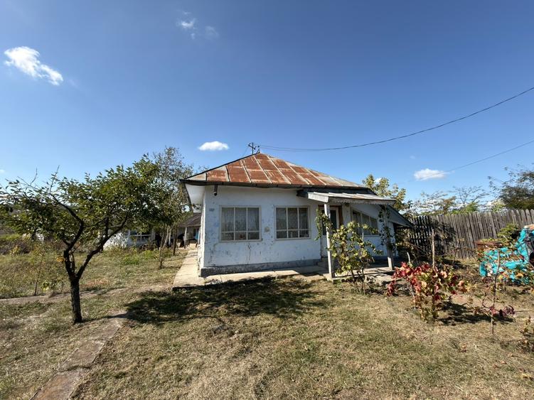 Casă cu 3 camere cu Canalizare în Erbiceni