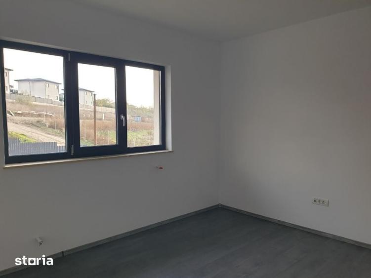 Casă cu 4 camere cu Teren 300 Mp în Valea Lupului