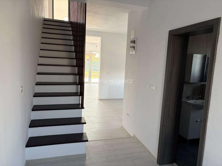 DUPLEX DE VÂNZARE ÎN SĂCĂLAZ MUTARE RAPIDĂ