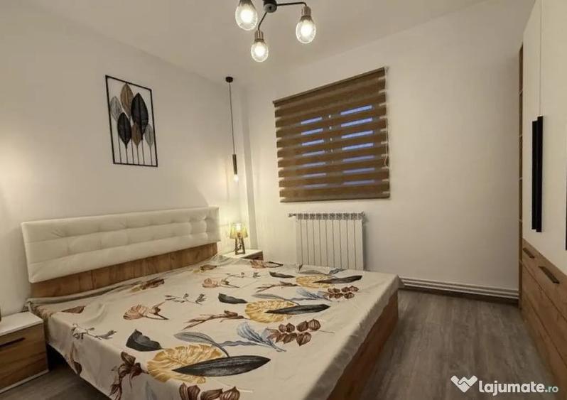 Apartament cu 3 camere decomandat în Sud
