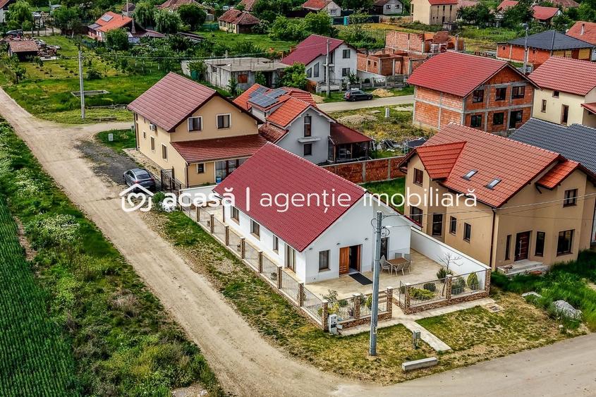 Casă individuală cu 4 camere cu Canalizare în Tisa Nouă