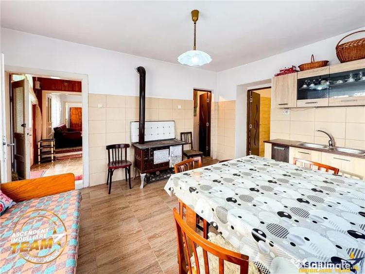Casă cu 2 camere cu Teren 4963 Mp în Dalnic