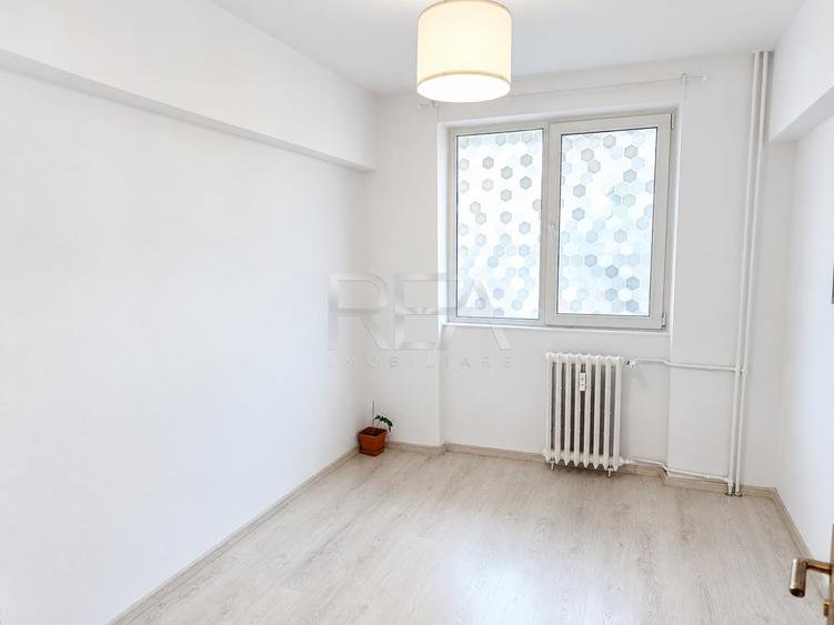Apartament cu 3 camere decomandat, mobilat în Tineretului