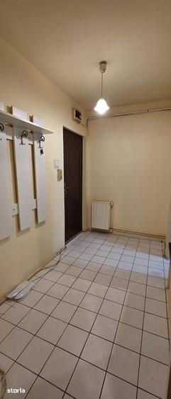Apartament cu 2 camere semidecomandat în Centrul Civic