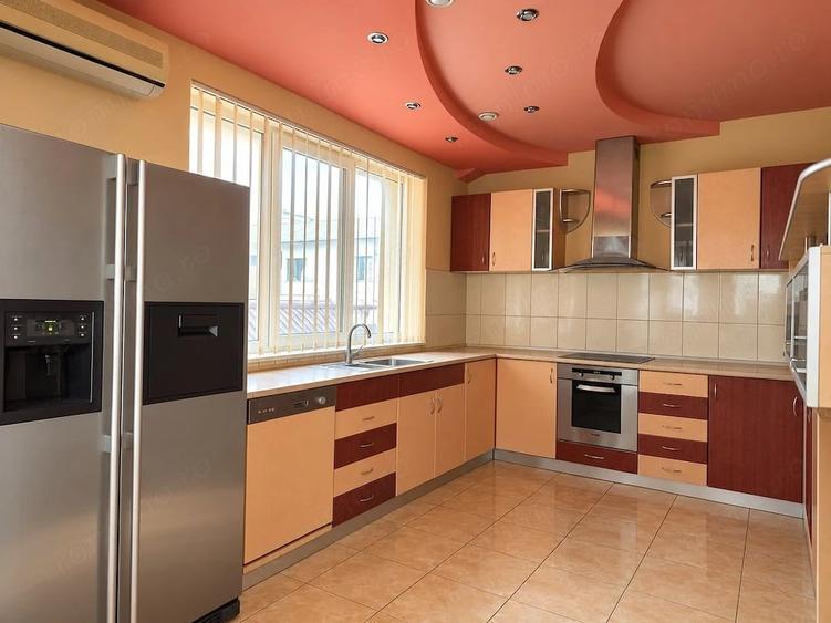 Casă cu 4 camere cu Teren 298 Mp în Rogerius