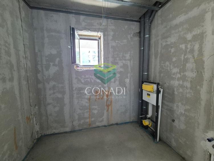 Apartament cu 3 camere decomandat în P-ța Victoriei