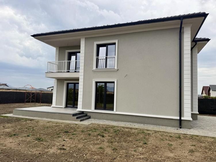 Casă cu 4 camere cu Canalizare în Cristian