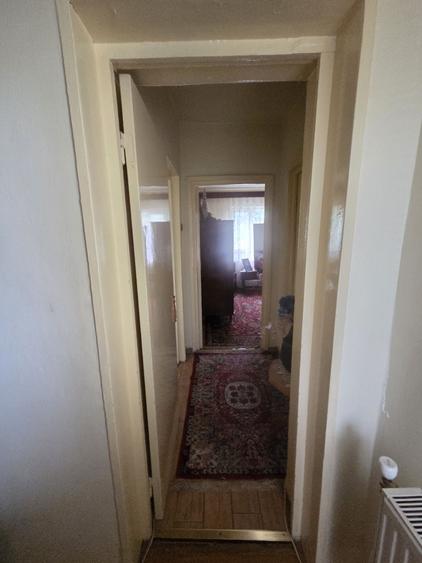 Apartament cu 3 camere semidecomandat în Central