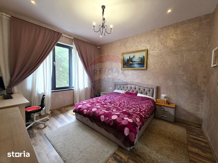 Casă cu 7 camere cu Teren 3200 Mp în Merei