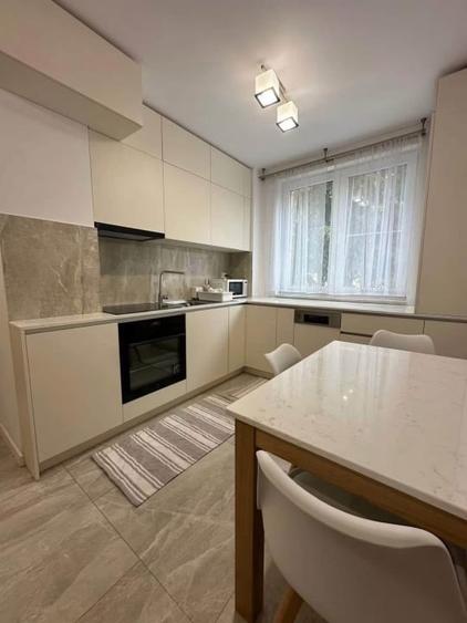 Apartament cu 2 camere semidecomandat, mobilat în Horea
