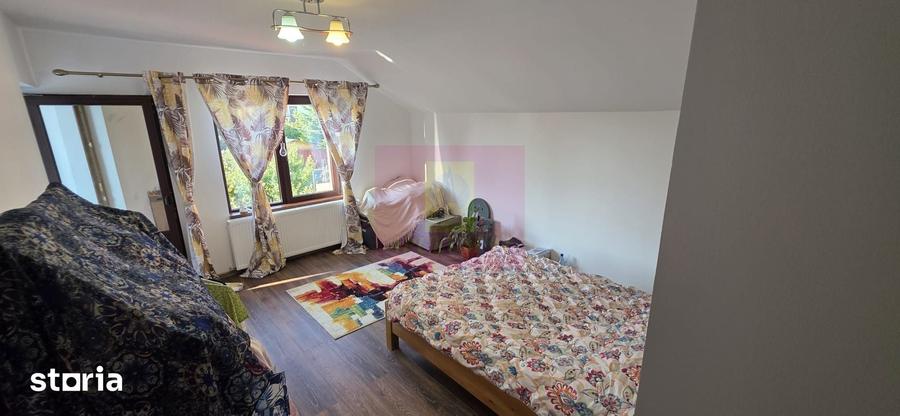 Casă cu 6 camere cu Teren 882 Mp în Bănești