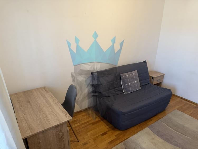 Apartament cu 3 camere semidecomandat, mobilat în P-ța Romană
