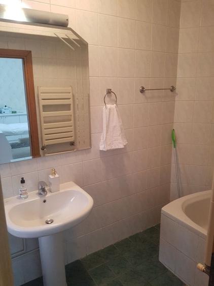 Casă individuală cu 4 camere cu Canalizare în Dorobanți