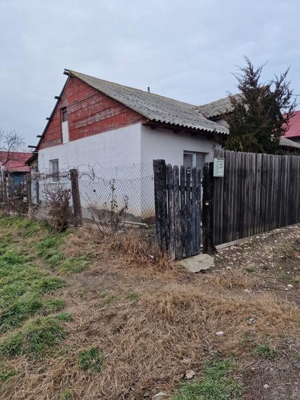 Casă cu 1 camere decomandat în Lumina