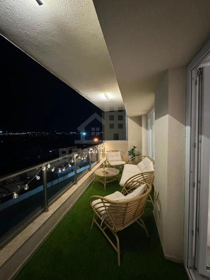 Apartament cu 3 camere semidecomandat în Rovine