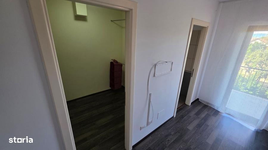 Casă cu 4 camere cu Teren 231 Mp în Obor