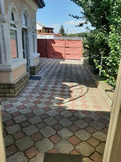 Casă individuală cu 5 camere cu Canalizare în Central