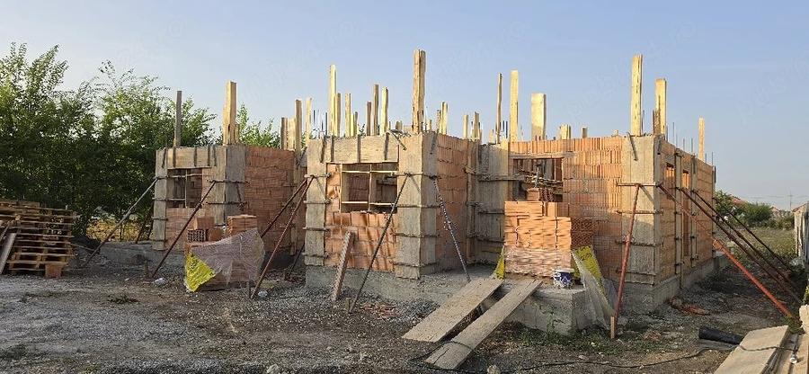 Casă cu 5 camere cu Teren 202 Mp în Giarmata