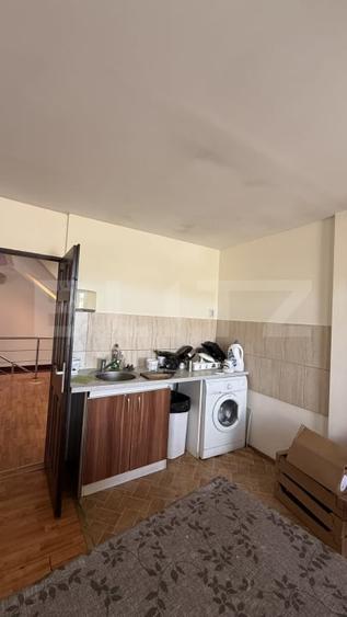 Apartament cu 7 camere decomandat, mobilat în Tudor