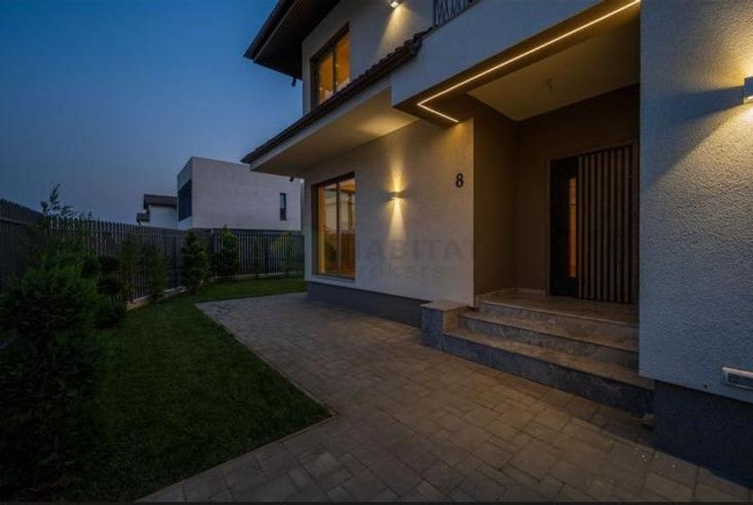 Casă individuală cu 4 camere cu Canalizare în Tunari