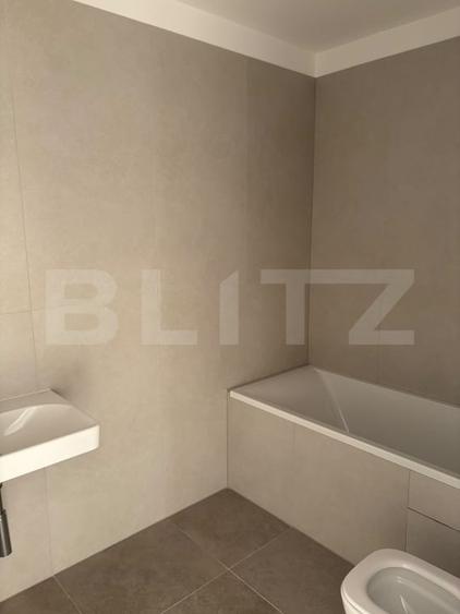 Apartament cu 3 camere semidecomandat în Semicentral