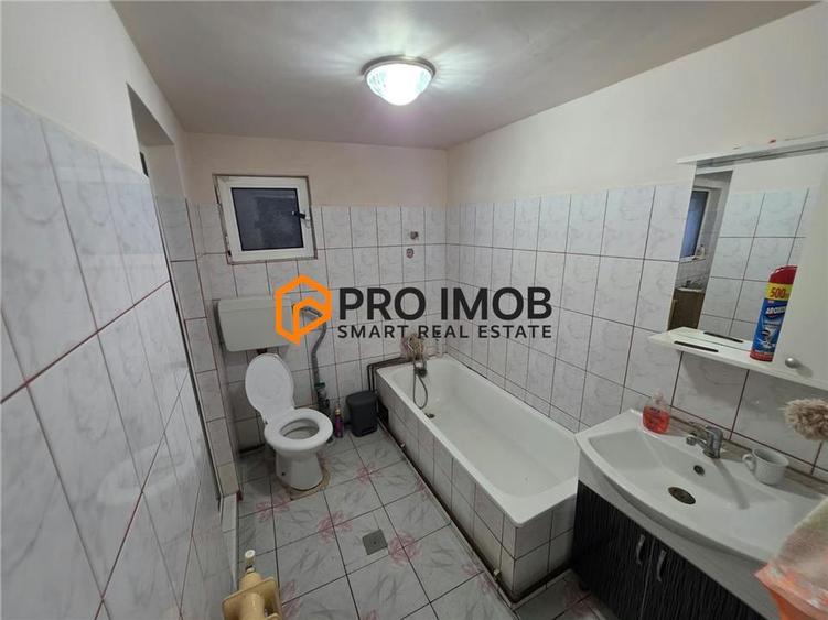 Casă individuală cu 4 camere cu Canalizare în Central