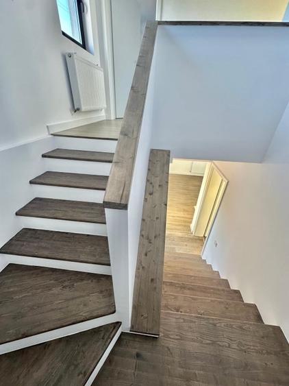 Casă individuală cu 5 camere cu Teren 400 Mp în Central