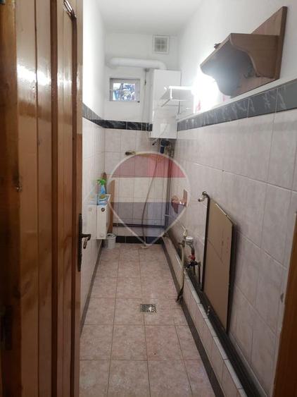 Birou, de 33 mp, în Central