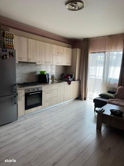 Apartament cu 3 camere, mobilat în Florești